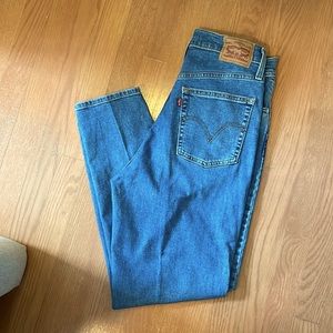 Levi’s high waisted taper size 29